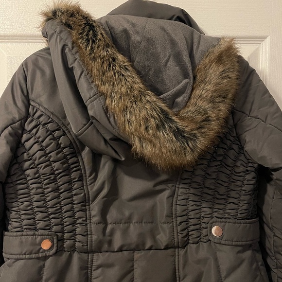INTL d.e.t.a.i.l.s Fur Trimmed Hood Puffer Jacket - Picture 4 of 4